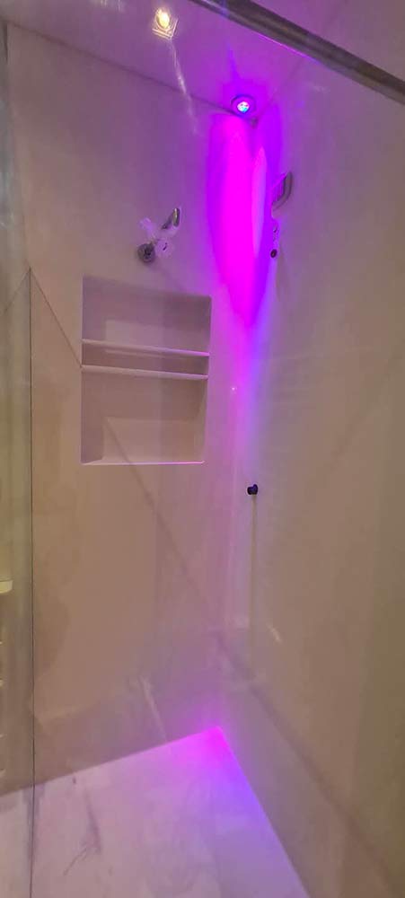 ristrutturazione completa di impianti idraulici ed elettrici comprese pose rivestimenti e sanitari di ambienti privati00018